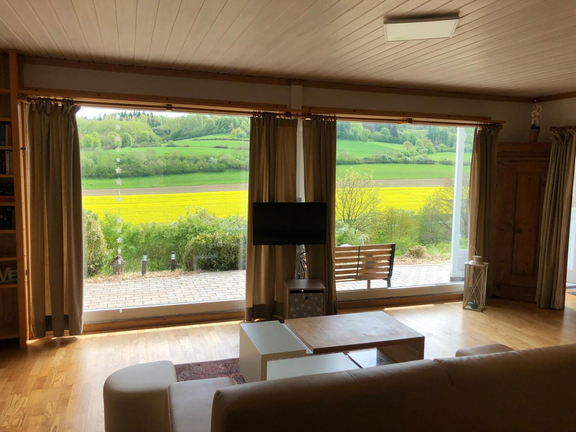 Idyllisch Wohnen Im Weserbergland - Bungalow Mit Phantastischer Aussicht Fuer 4 Personen Polle ภายนอก รูปภาพ